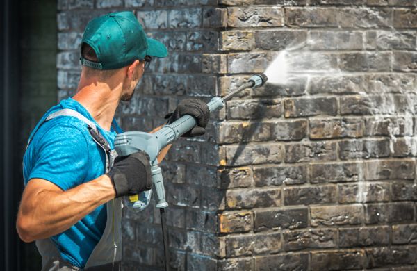 Cost of Brick Wall Cleaning in Venice