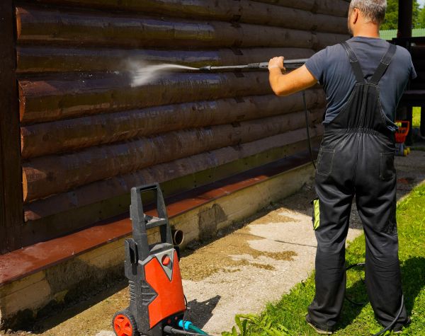 Cost of Log Home Pressure Washing in Venice
