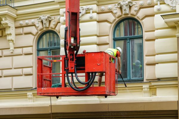 Cost of Building Power Washing in Venice