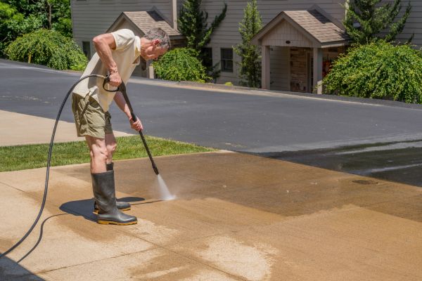 Cost of Concrete Pressure Cleaning in Venice