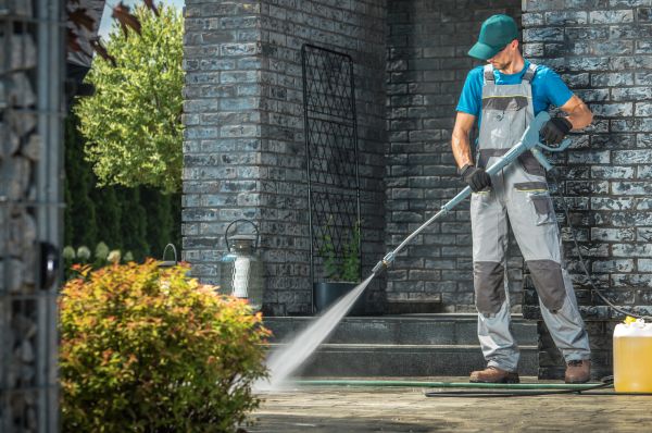 Outside House Cleaning in Venice