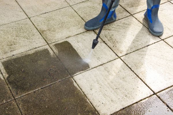 Cost of Outdoor Concrete Cleaning in Venice