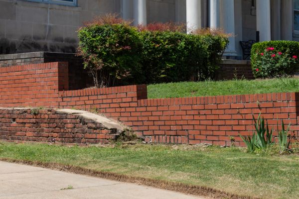 Cost of Retaining Wall Cleaning in Venice