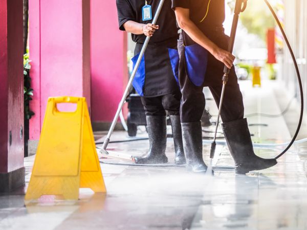 Store Powerwashing in Venice